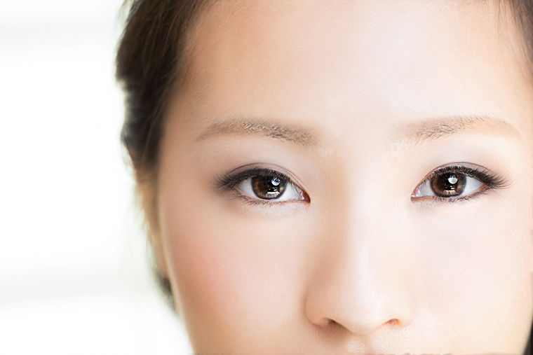 眼鏡やコンタクトの煩わしさから解放される最新の方法とは?